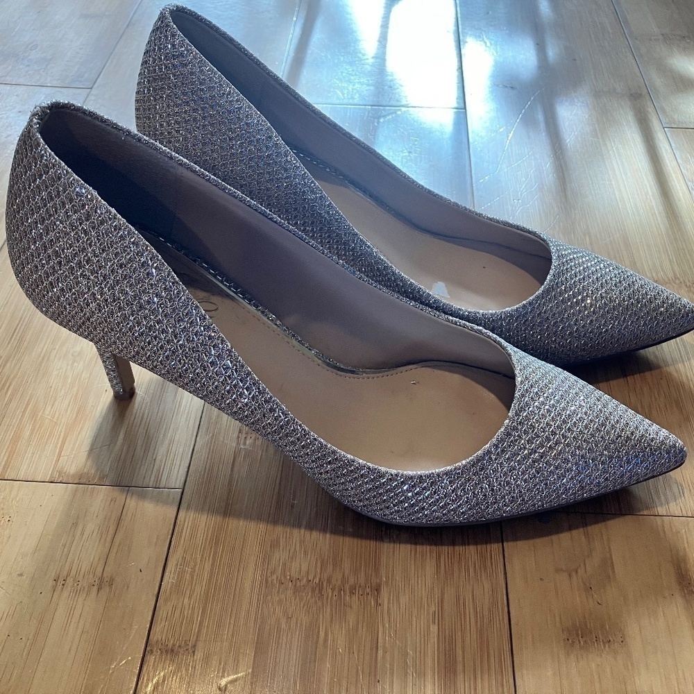 Jewel Badgley Mischka Women's Rudy Shimmer Pumps Silver - Picture 3 of 6